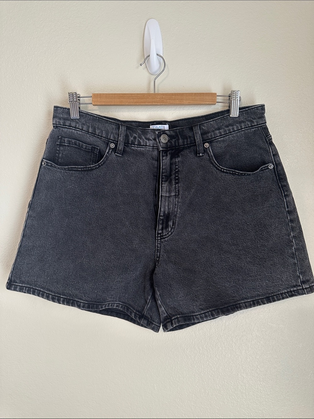 🍁Time and Tru High Rise Denim Shorts-Black🍁